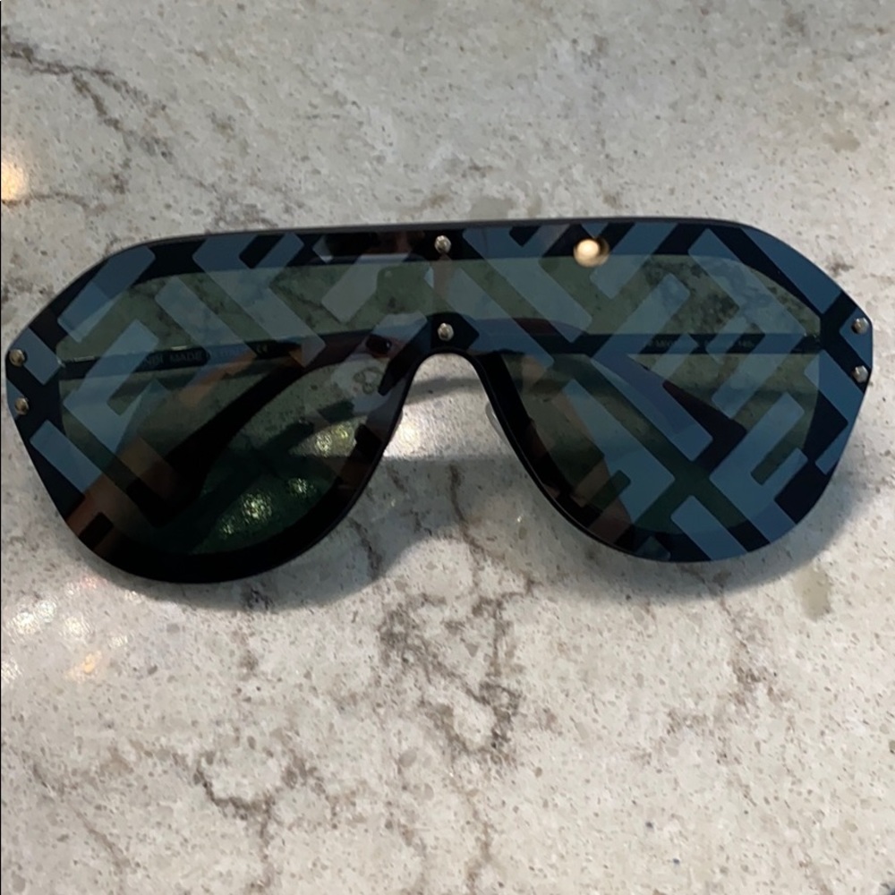 🖤AUTHENTIC BRAND NEW FENDI LOGO 🕶SUNGLASSES 2020